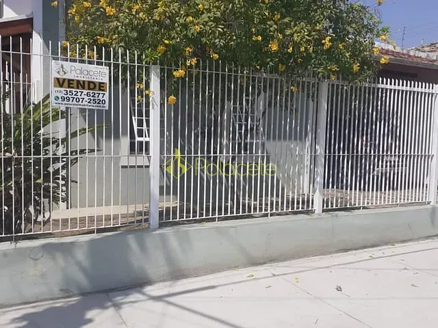 Casa com 270m² 4 quartos e 3 banheiros, à venda, no bairro Santana em Pindamonhangaba