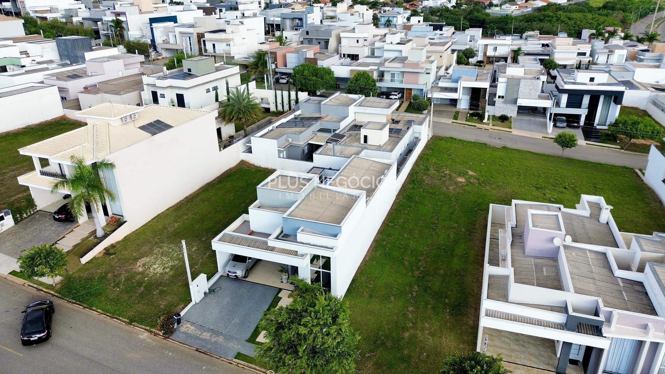 Casa à venda e aluguel com 3 quartos, 170m² - Foto 2