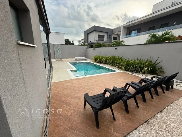 Casa com 492m² 4 quartos e 6 banheiros, à venda, no bairro Condomínio Residencial Alphaville II em São José dos Campos