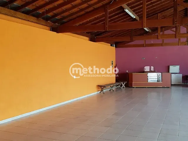 Casa com 688m² 1 quarto e 2 banheiros, à venda, no bairro Vila Brandina em Campinas
