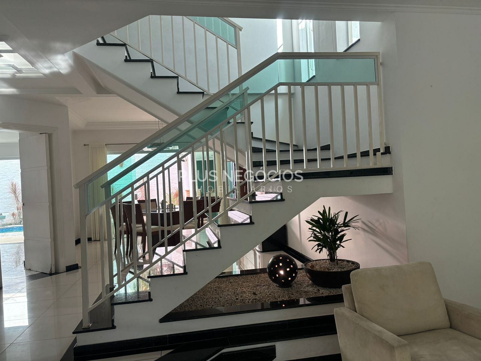 Casa à venda com 3 quartos, 300m² - Foto 7