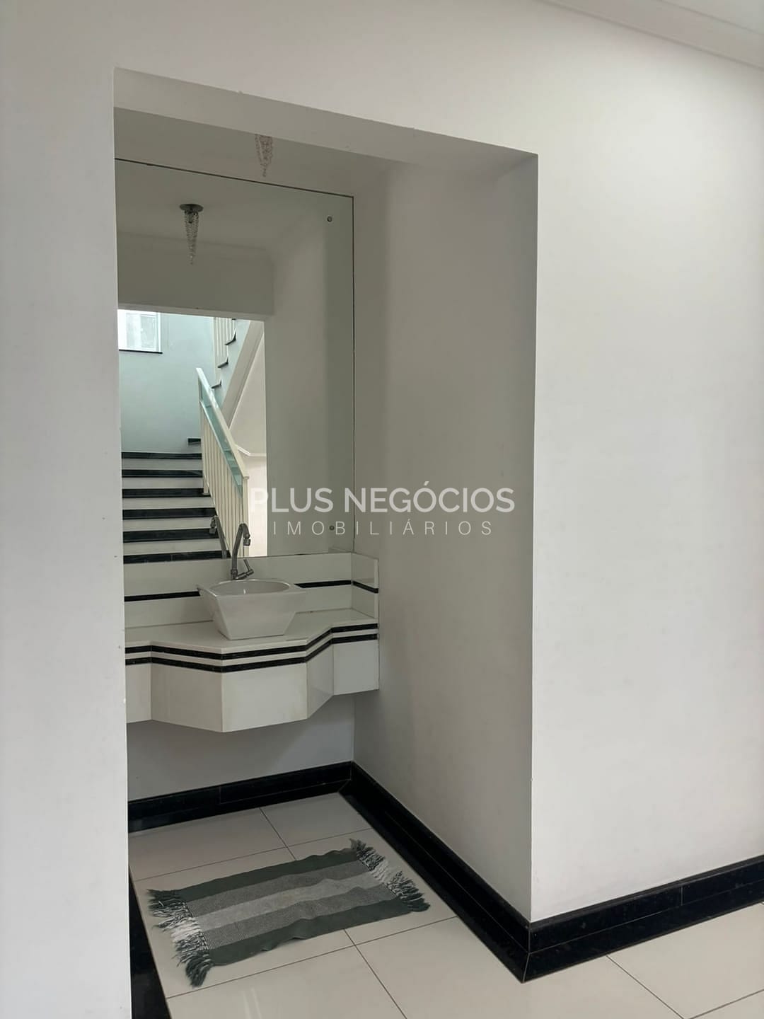 Casa à venda com 3 quartos, 300m² - Foto 8