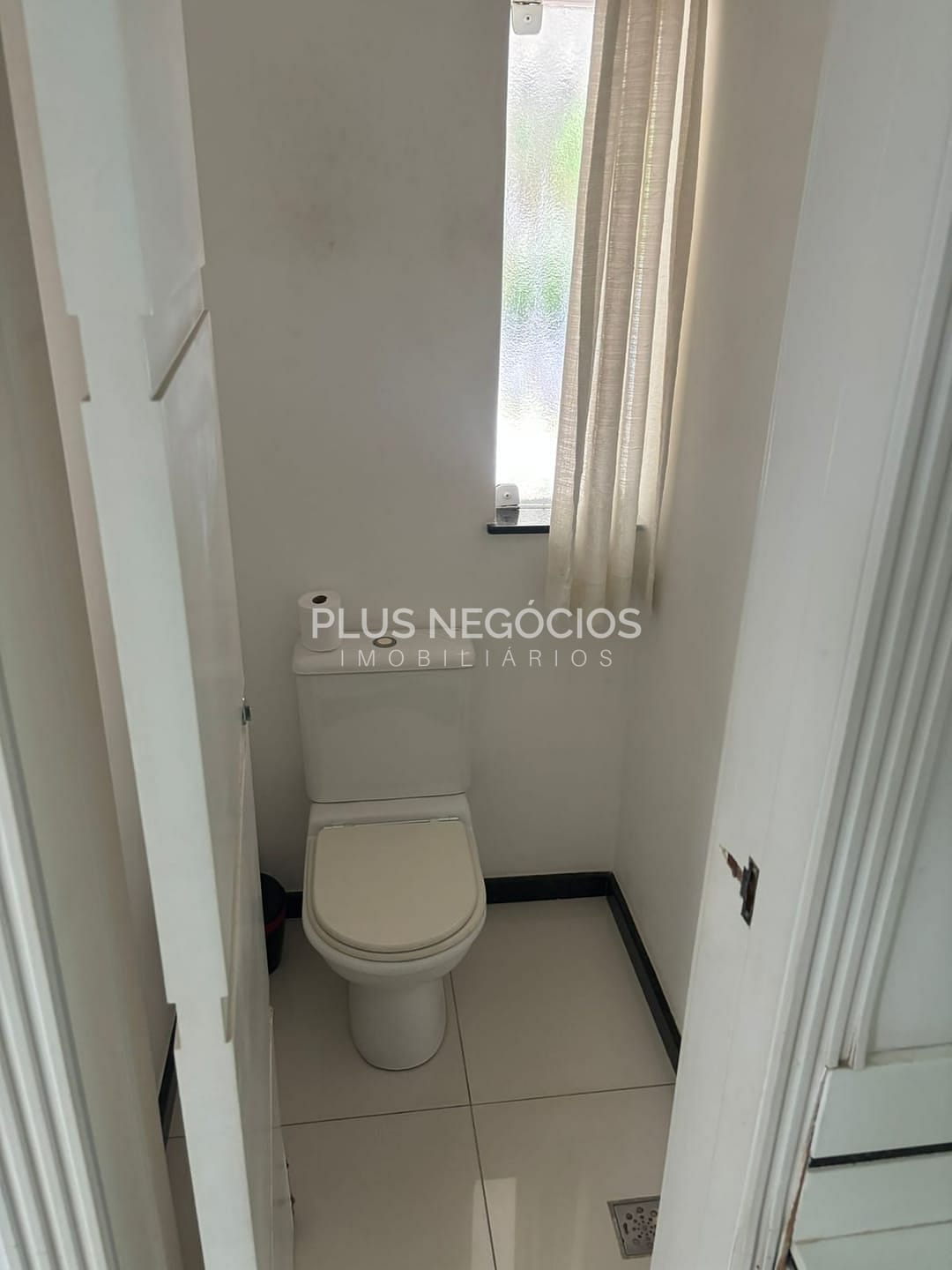 Casa à venda com 3 quartos, 300m² - Foto 9