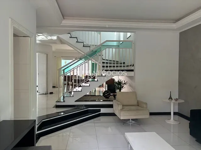 Casa com 325m² 3 quartos e 4 banheiros, à venda, no bairro Aparecidinha em Sorocaba