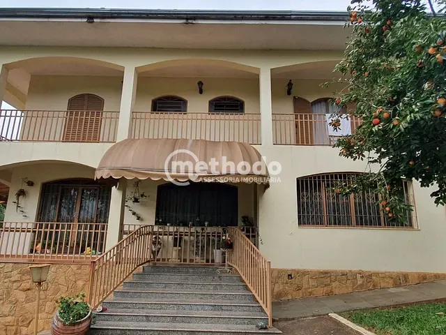 Casa com 2250m² 4 quartos e 3 banheiros, à venda, no bairro Mansões Santo Antônio em Campinas
