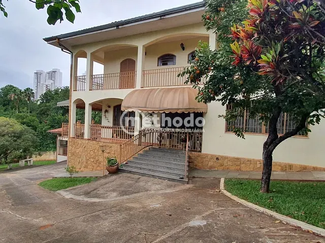 Casa com 2250m² 4 quartos e 3 banheiros, à venda, no bairro Mansões Santo Antônio em Campinas