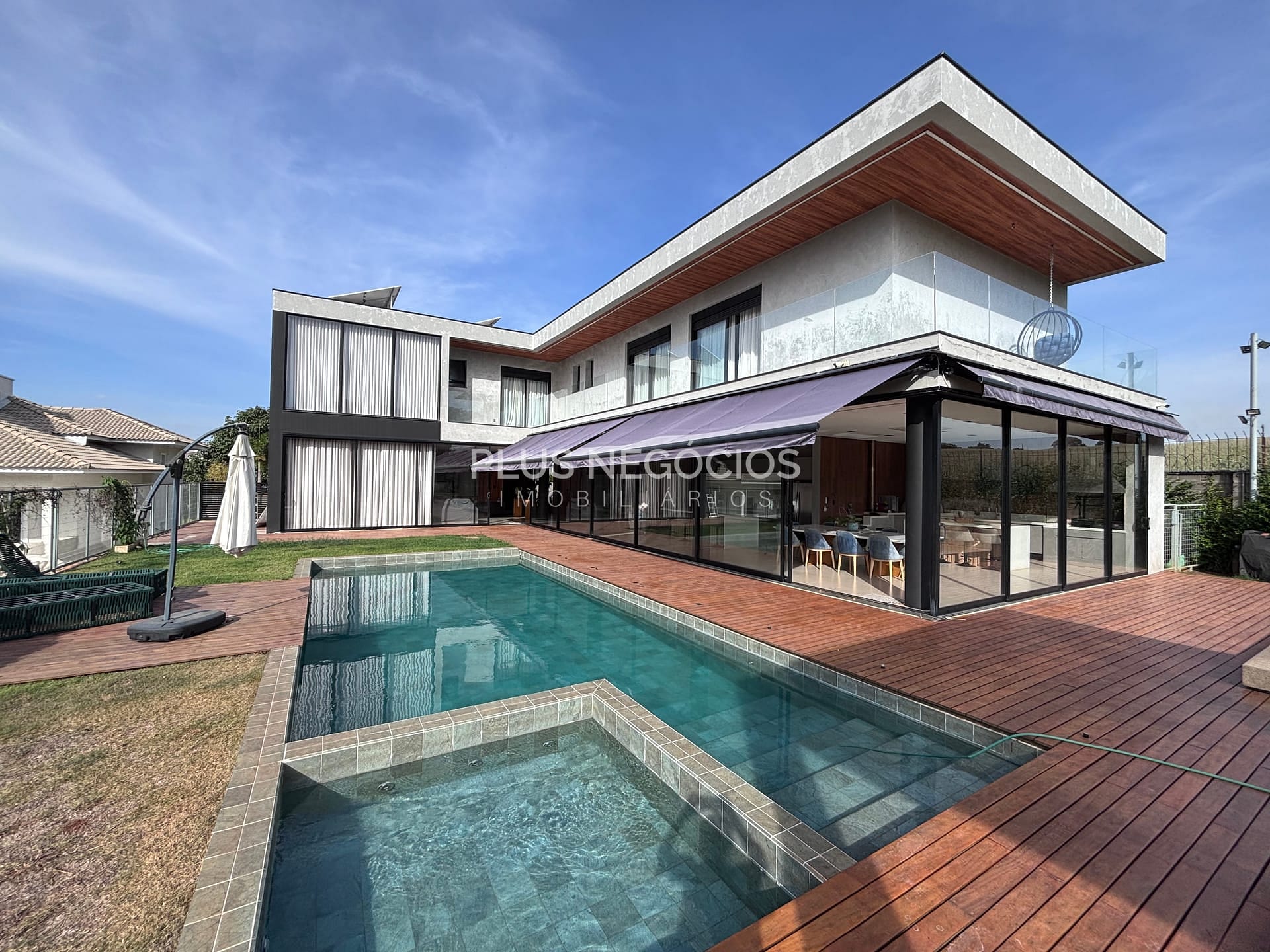 Casa à venda com 4 quartos, 776m² - Foto 1