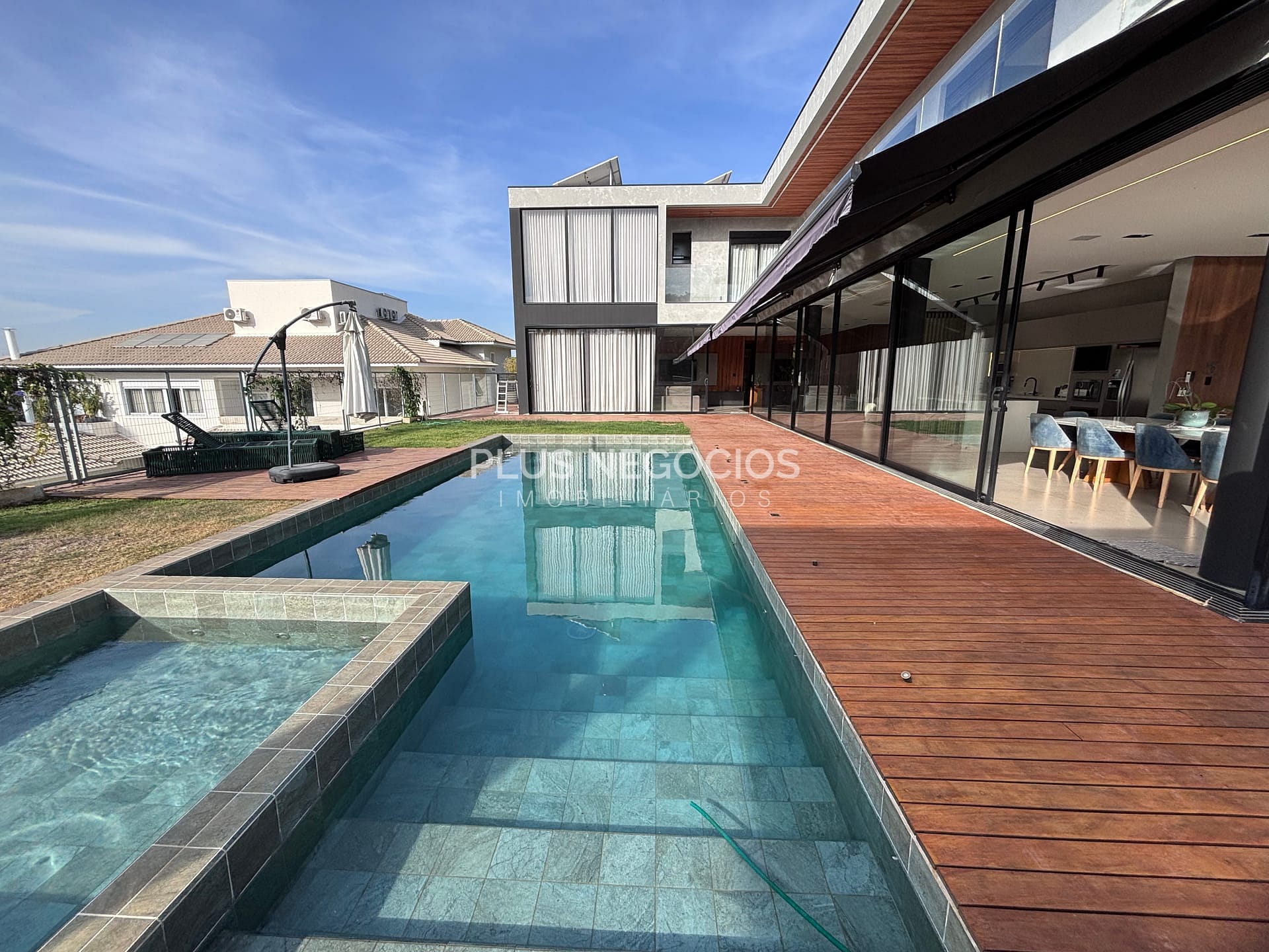 Casa à venda com 4 quartos, 776m² - Foto 2