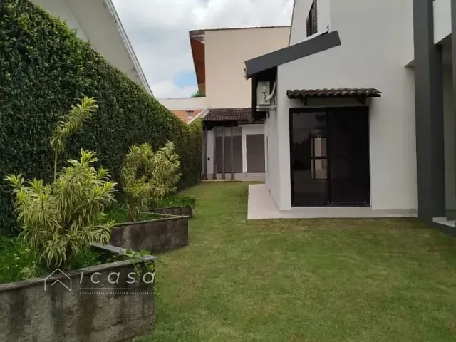 Casa com 360m² 4 quartos e 5 banheiros, à venda, no bairro Jardim das Colinas em São José dos Campos