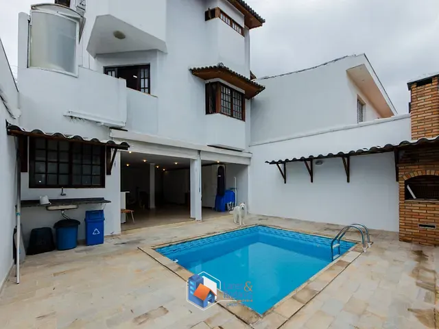 Casa com 178m² 4 quartos e 4 banheiros, à venda, no bairro Conjunto Residencial Santa Terezinha em São Paulo
