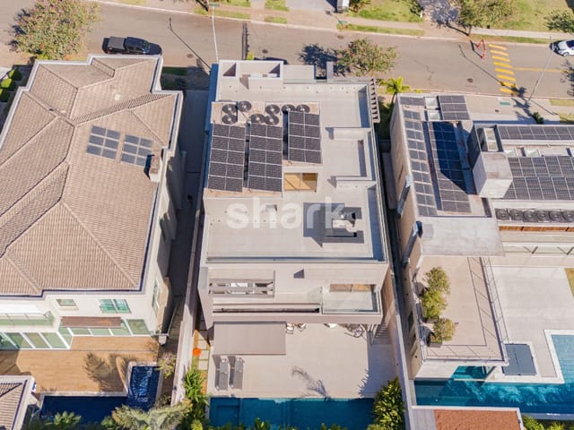 Casa com 600m² 4 quartos e 6 banheiros, à venda ou para alugar, no bairro Tamboré em Santana de Parnaíba