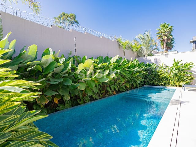 Casa com 600m² 4 quartos e 6 banheiros, à venda ou para alugar, no bairro Tamboré em Santana de Parnaíba