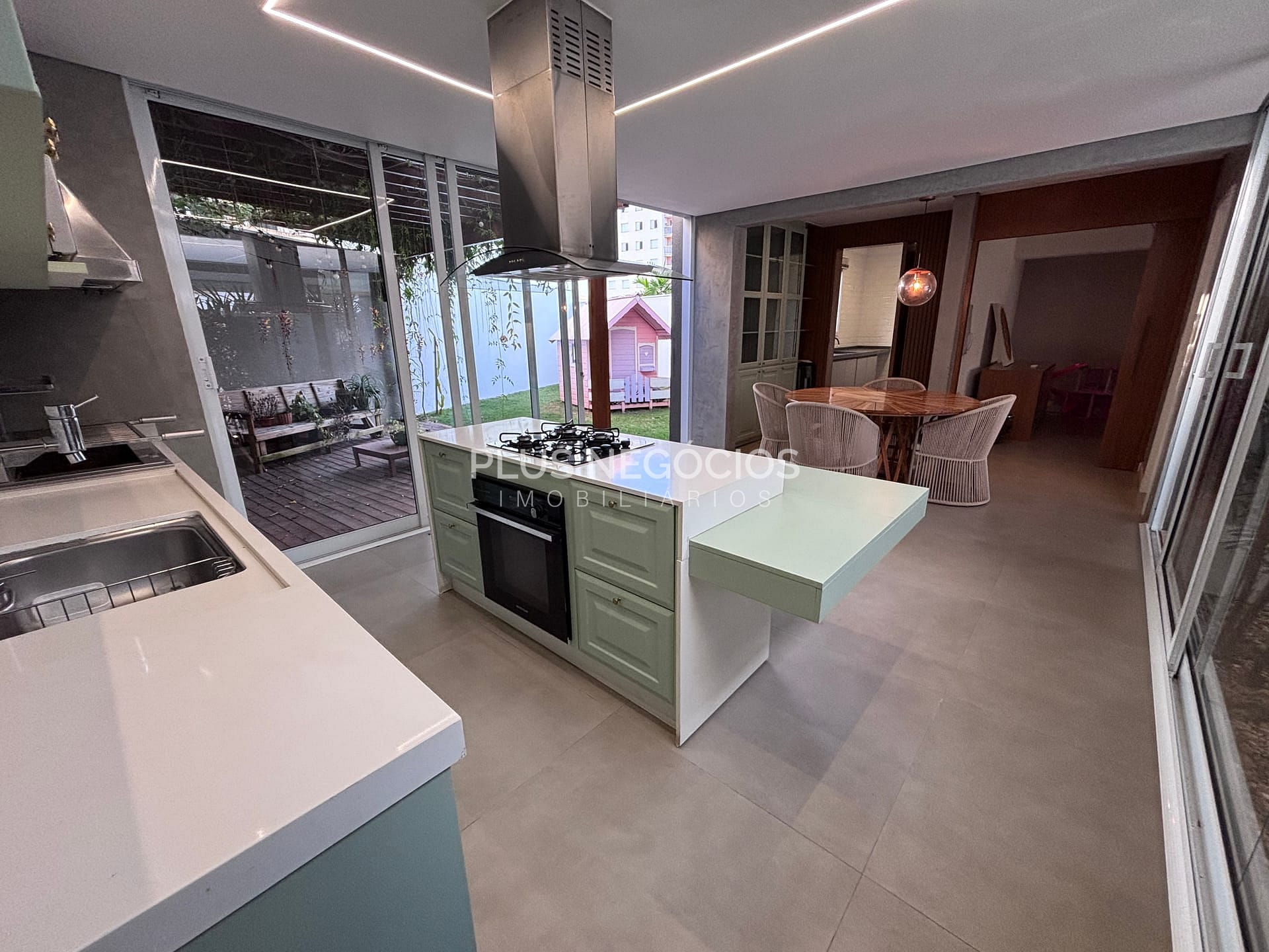 Casa à venda com 3 quartos, 155m² - Foto 7