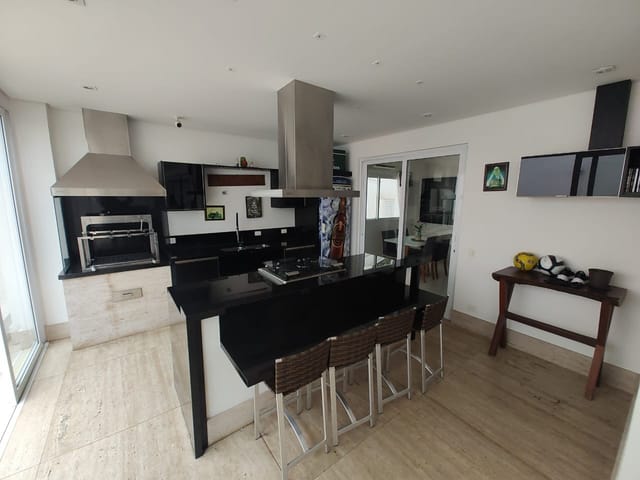 Casa com 740m² 4 quartos e 9 banheiros, à venda, no bairro Adalgisa em Osasco