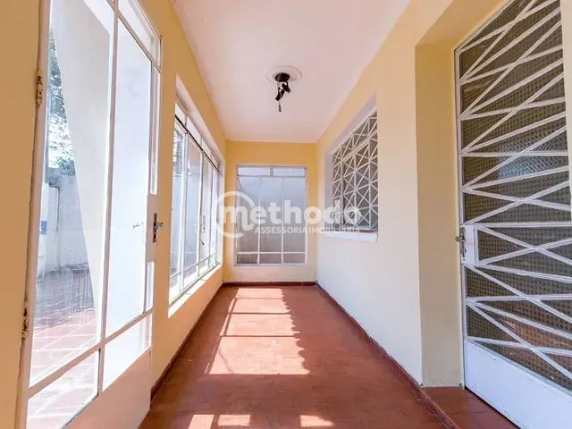 Casa com 300m² 3 quartos e 2 banheiros, à venda, no bairro Jardim Chapadão em Campinas
