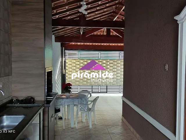 Casa com 175m² 3 quartos e 1 banheiro, à venda, no bairro Loteamento Villa Branca em Jacareí