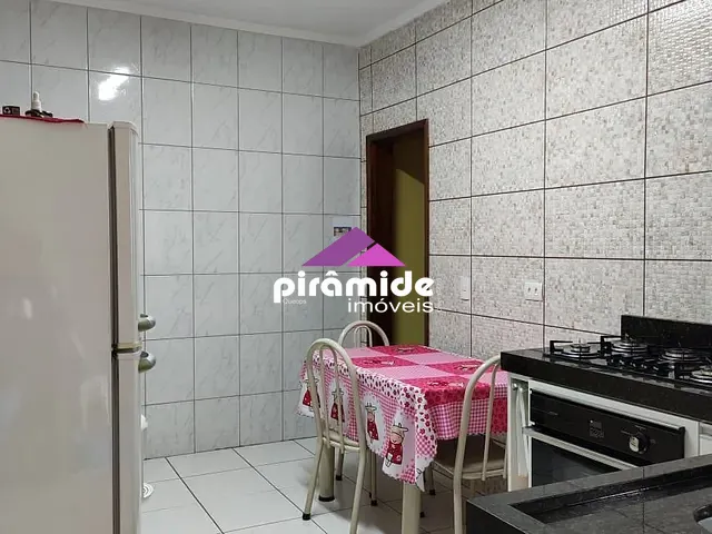 Casa com 175m² 3 quartos e 1 banheiro, à venda, no bairro Loteamento Villa Branca em Jacareí