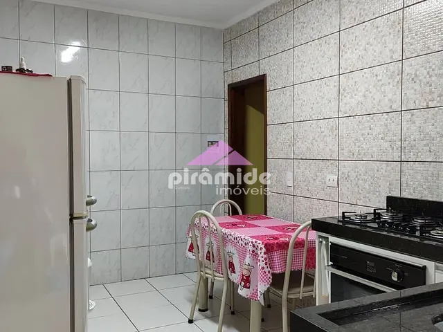 Casa com 175m² 3 quartos e 1 banheiro, à venda, no bairro Loteamento Villa Branca em Jacareí