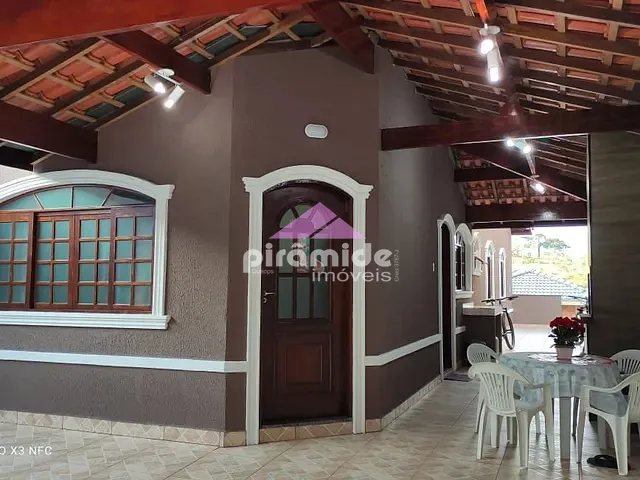 Casa com 175m² 3 quartos e 1 banheiro, à venda, no bairro Loteamento Villa Branca em Jacareí