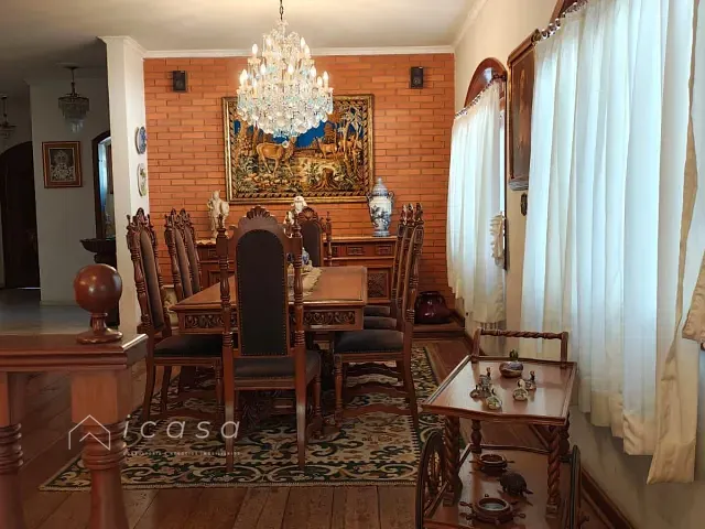 Casa com 570m² 4 quartos e 4 banheiros, à venda, no bairro Condomínio Bosque Imperial em São José dos Campos