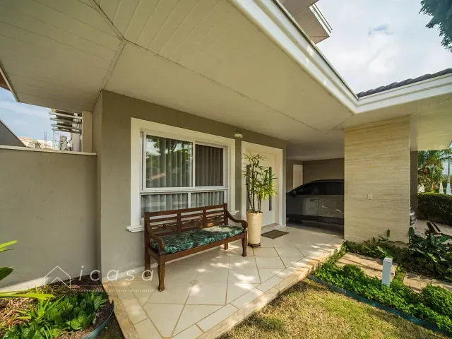 Casa com 264m² 4 quartos e 5 banheiros, à venda, no bairro Urbanova em São José dos Campos