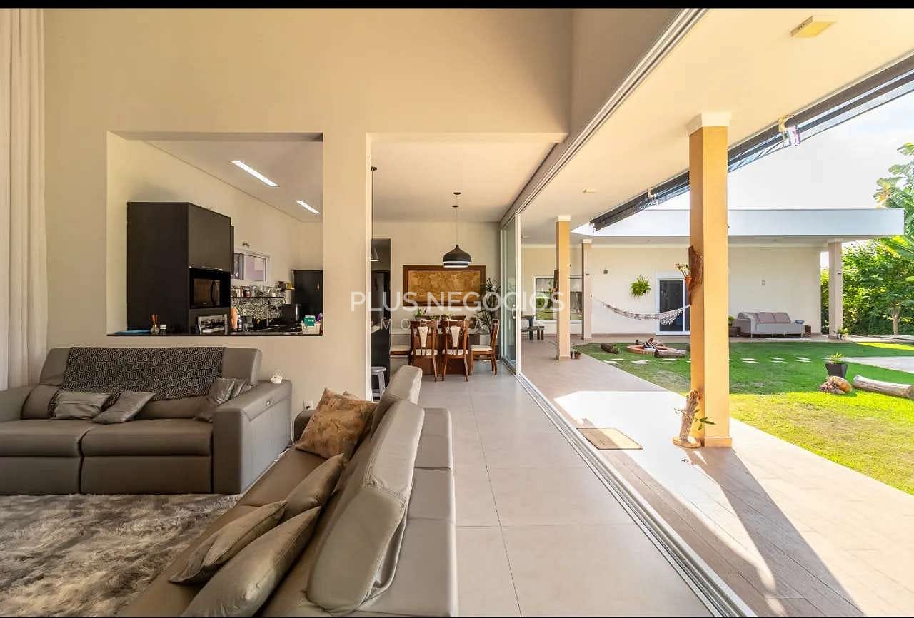 Casa à venda com 3 quartos, 285m² - Foto 2