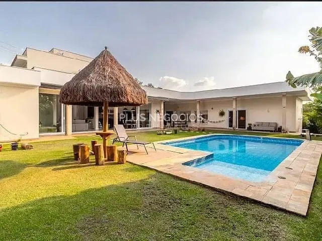 Casa com 1000m² 3 quartos e 4 banheiros, à venda, no bairro Parque São Bento em Sorocaba
