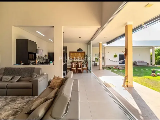 Casa com 1000m² 3 quartos e 4 banheiros, à venda, no bairro Parque São Bento em Sorocaba