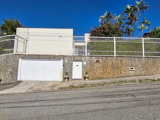 Casa 4 quartos e 4 banheiros, à venda, no bairro Vila Trujillo em Sorocaba