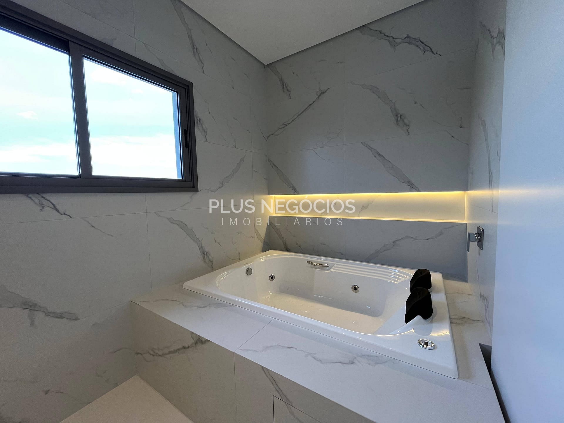 Casa à venda com 5 quartos, 400m² - Foto 3