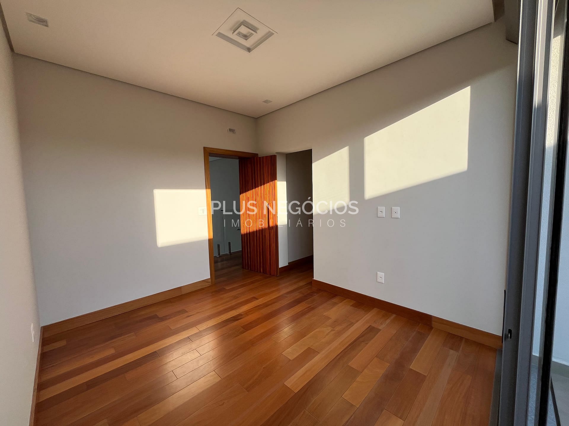 Casa à venda com 5 quartos, 400m² - Foto 14
