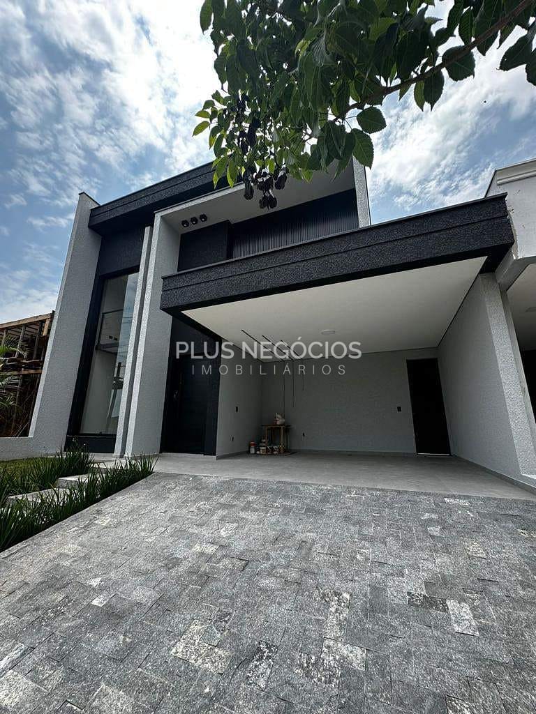 Casa à venda com 3 quartos, 200m² - Foto 2