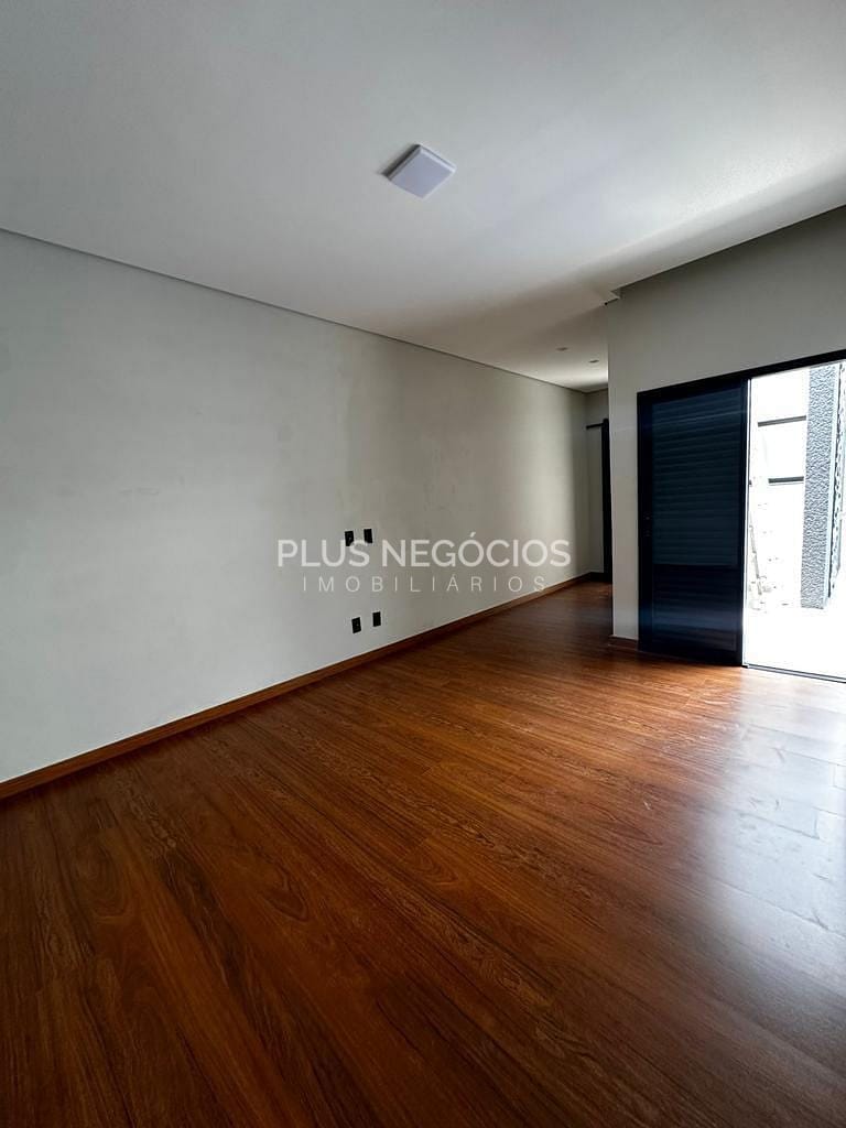 Casa à venda com 3 quartos, 200m² - Foto 3