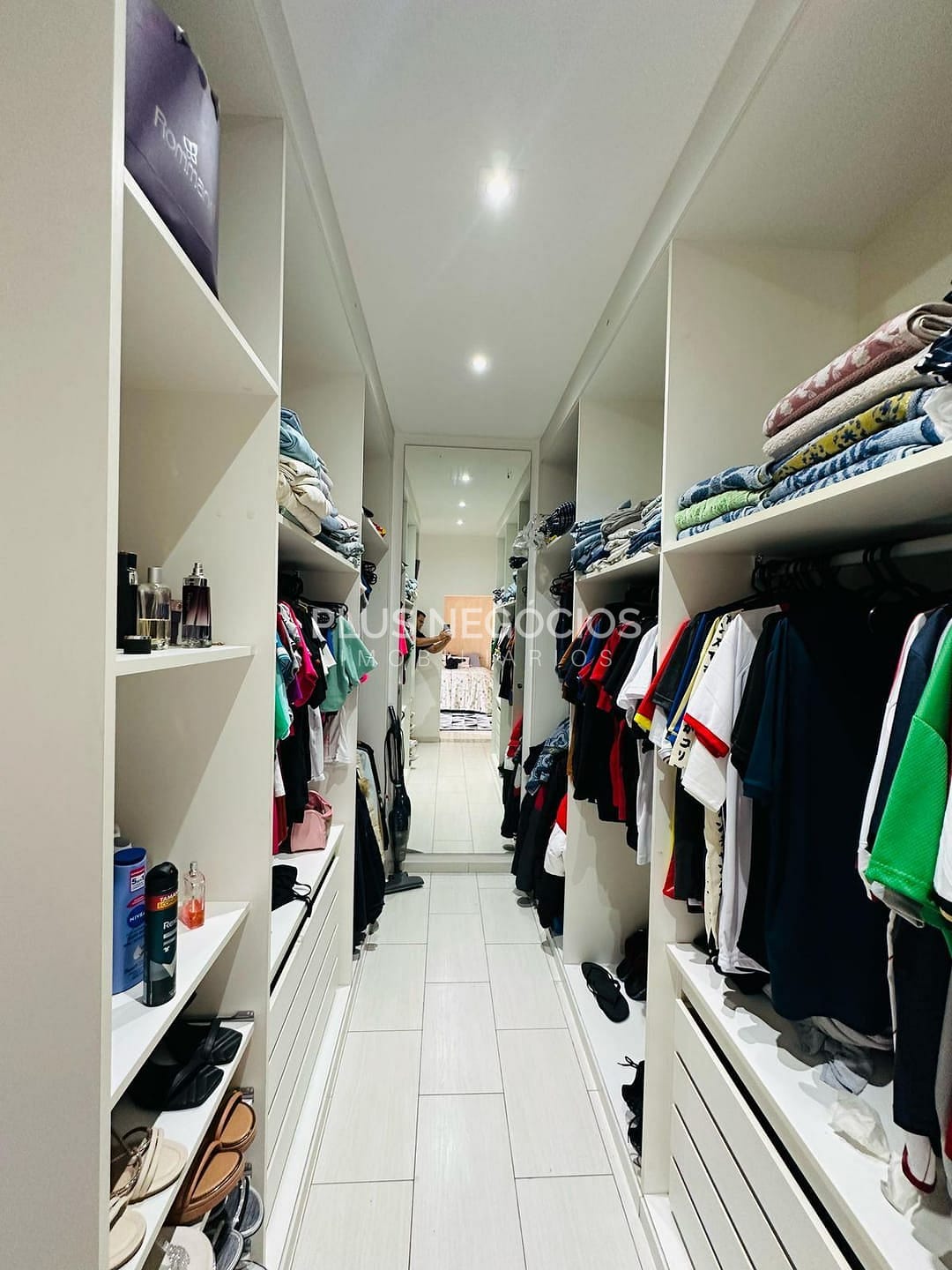 Casa à venda com 3 quartos, 234m² - Foto 11