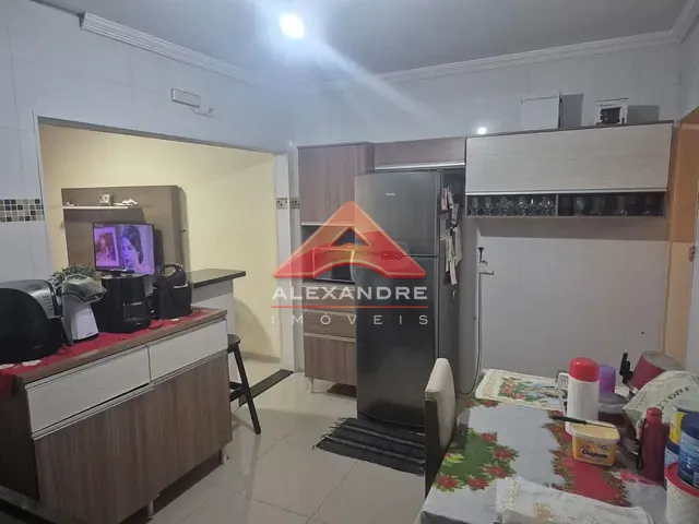Casa com 143m² 2 quartos e 2 banheiros, à venda, no bairro Vila Tesouro em São José dos Campos