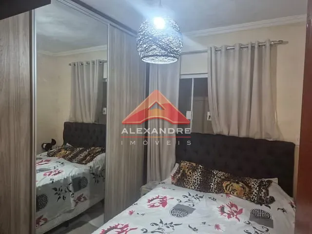 Casa com 143m² 2 quartos e 2 banheiros, à venda, no bairro Vila Tesouro em São José dos Campos