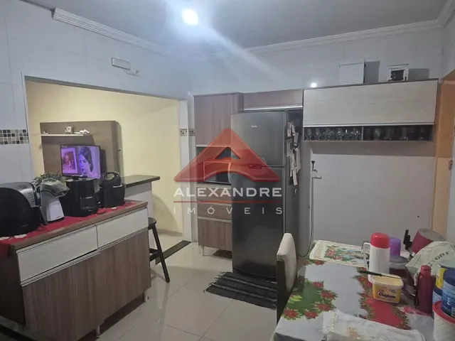 Casa com 143m² 2 quartos e 2 banheiros, à venda, no bairro Vila Tesouro em São José dos Campos