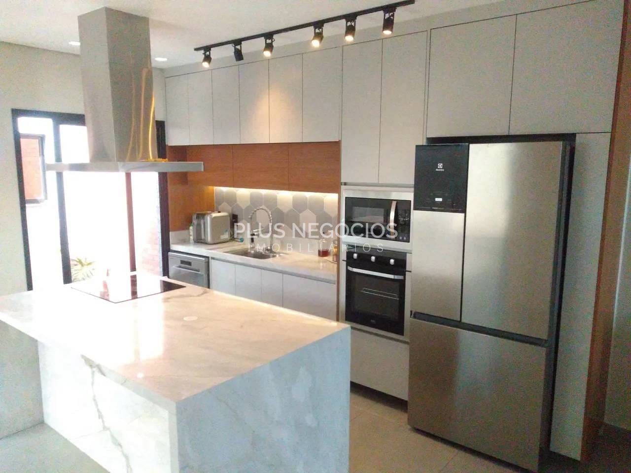 Casa à venda com 3 quartos, 137m² - Foto 4