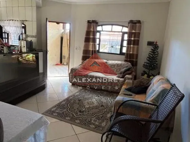 Casa com 140m² 2 quartos e 2 banheiros, à venda, no bairro Residencial Santa Paula em Jacareí