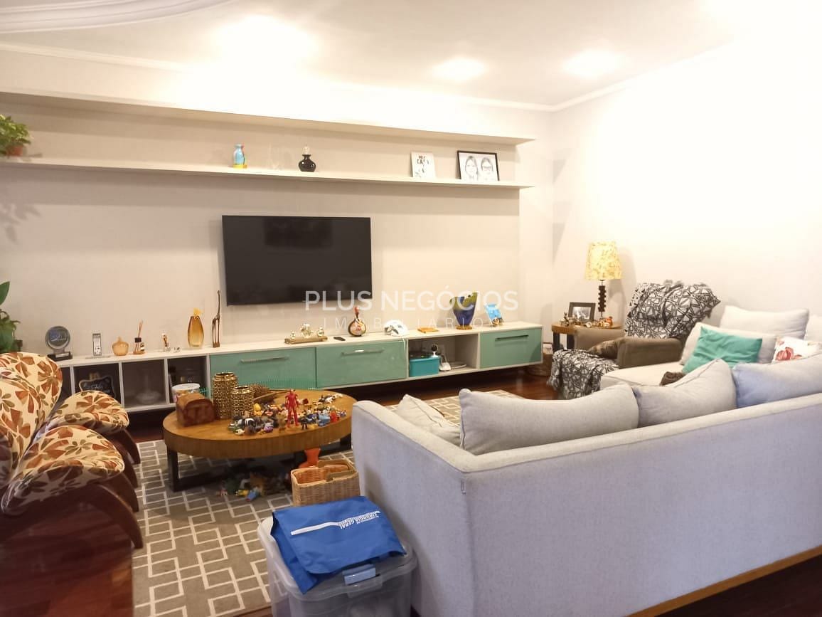 Casa para alugar com 4 quartos, 352m² - Foto 1