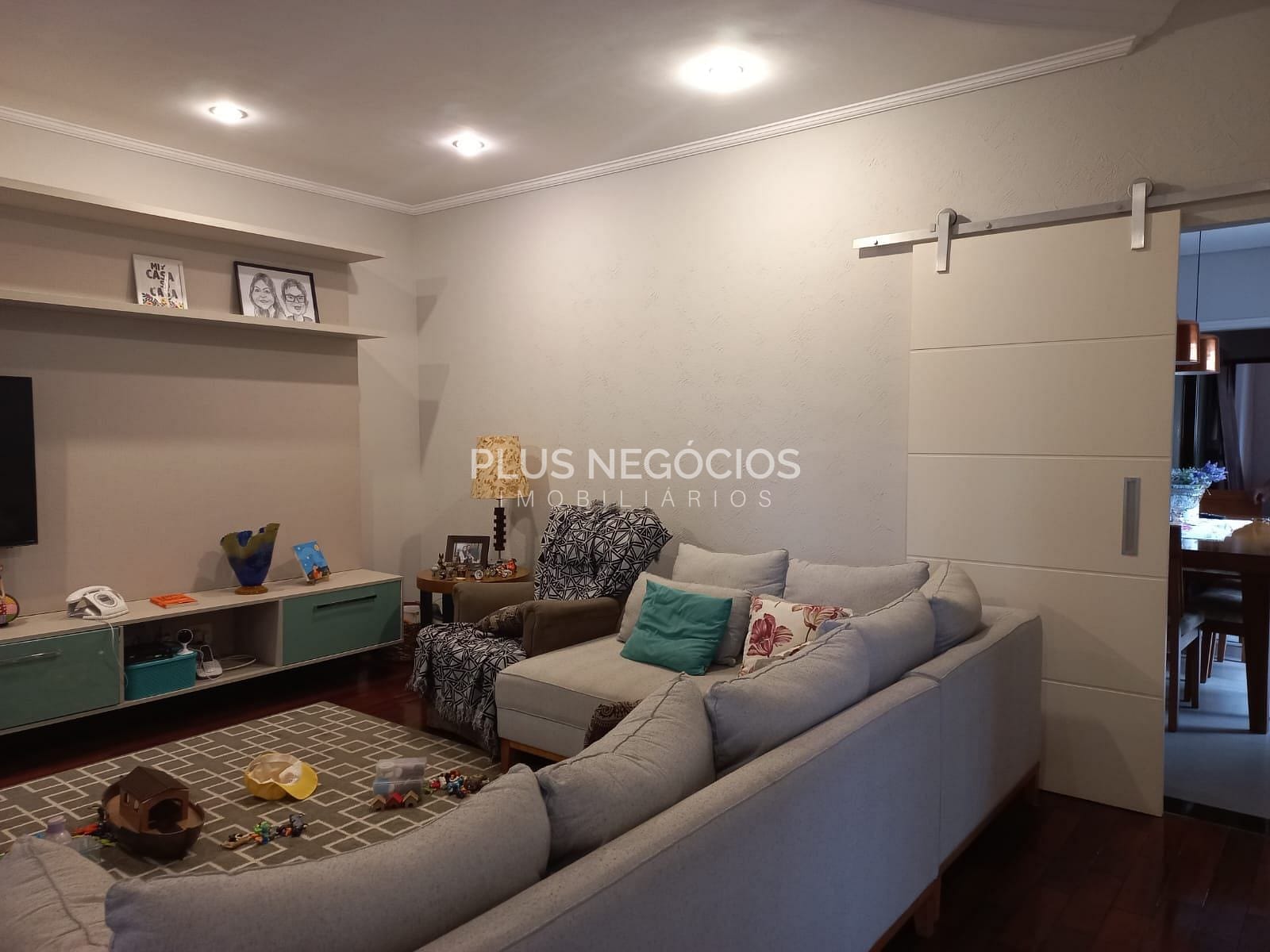 Casa para alugar com 4 quartos, 352m² - Foto 3
