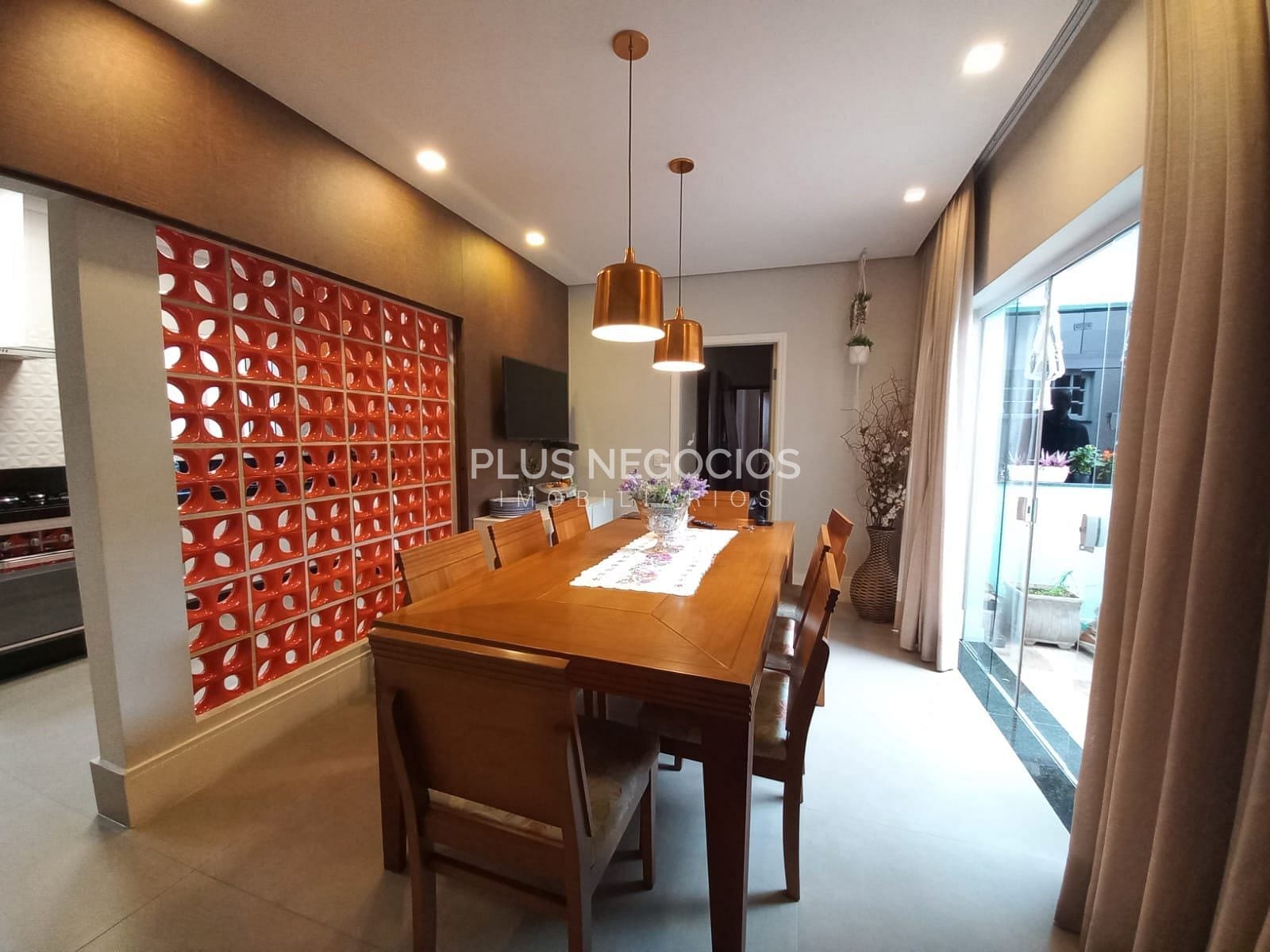 Casa para alugar com 4 quartos, 352m² - Foto 4