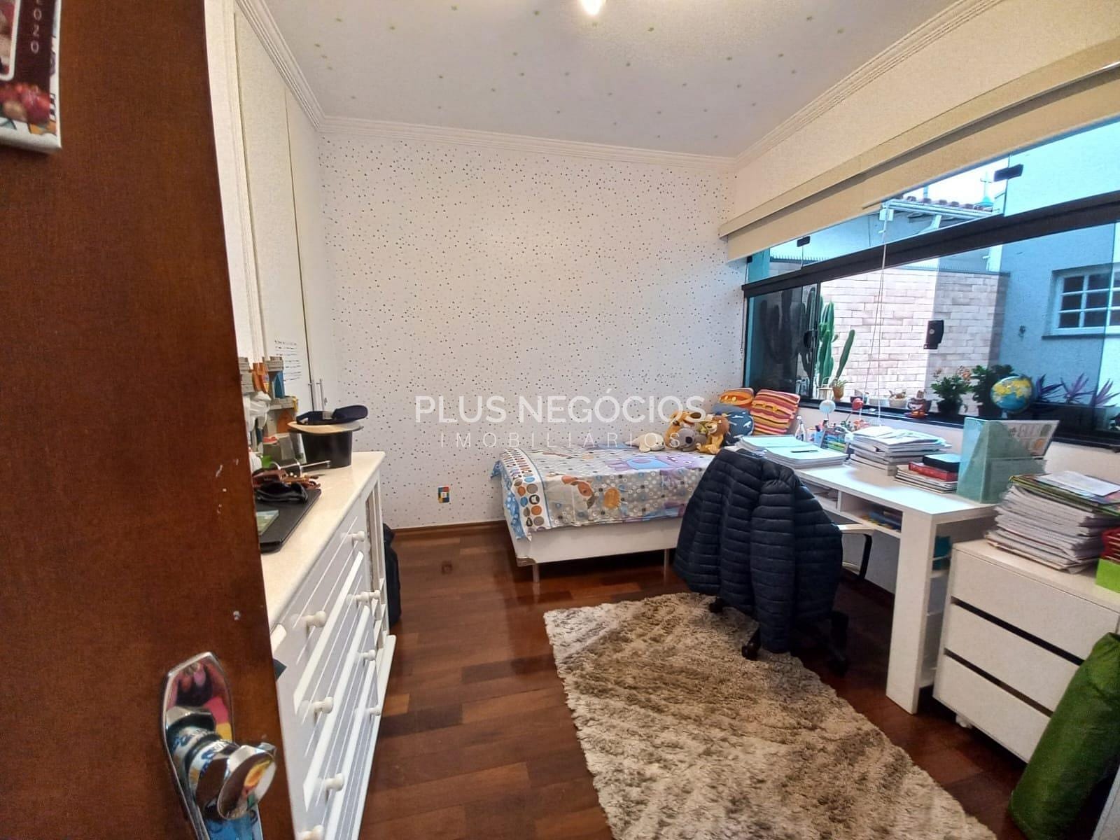 Casa para alugar com 4 quartos, 352m² - Foto 10