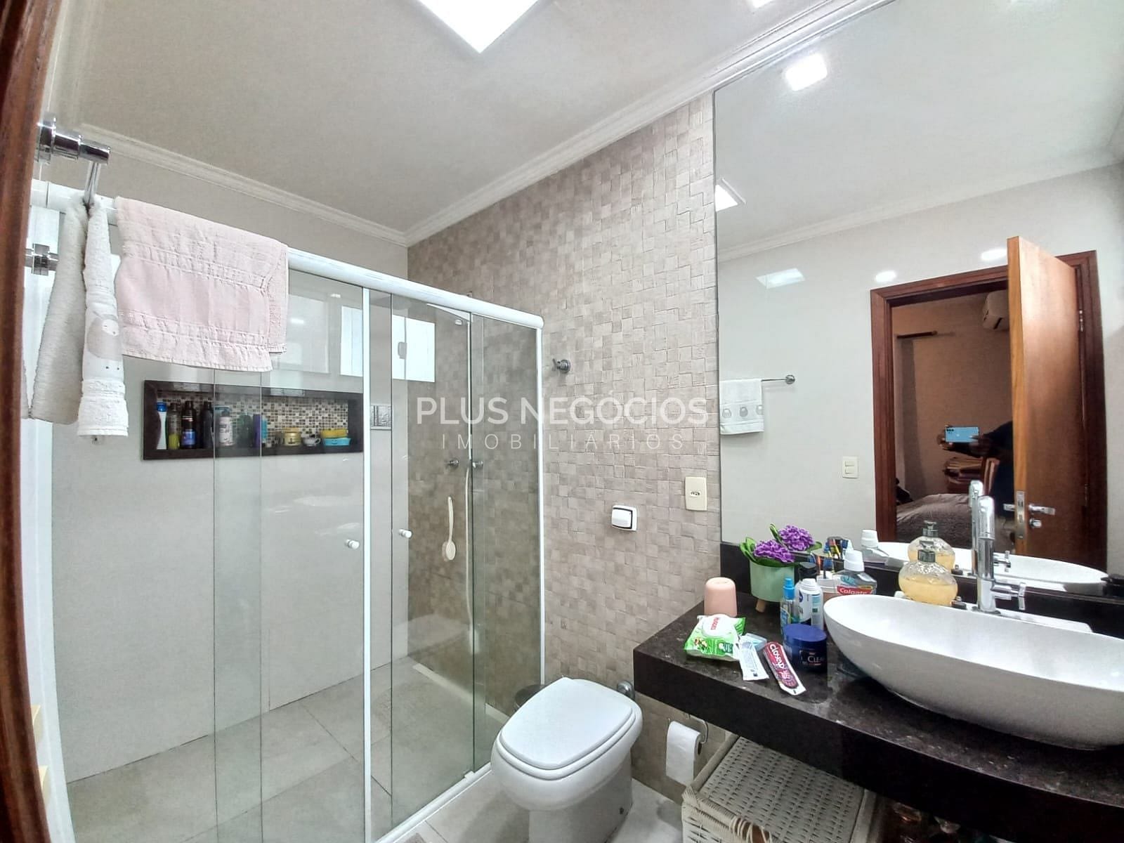 Casa para alugar com 4 quartos, 352m² - Foto 13