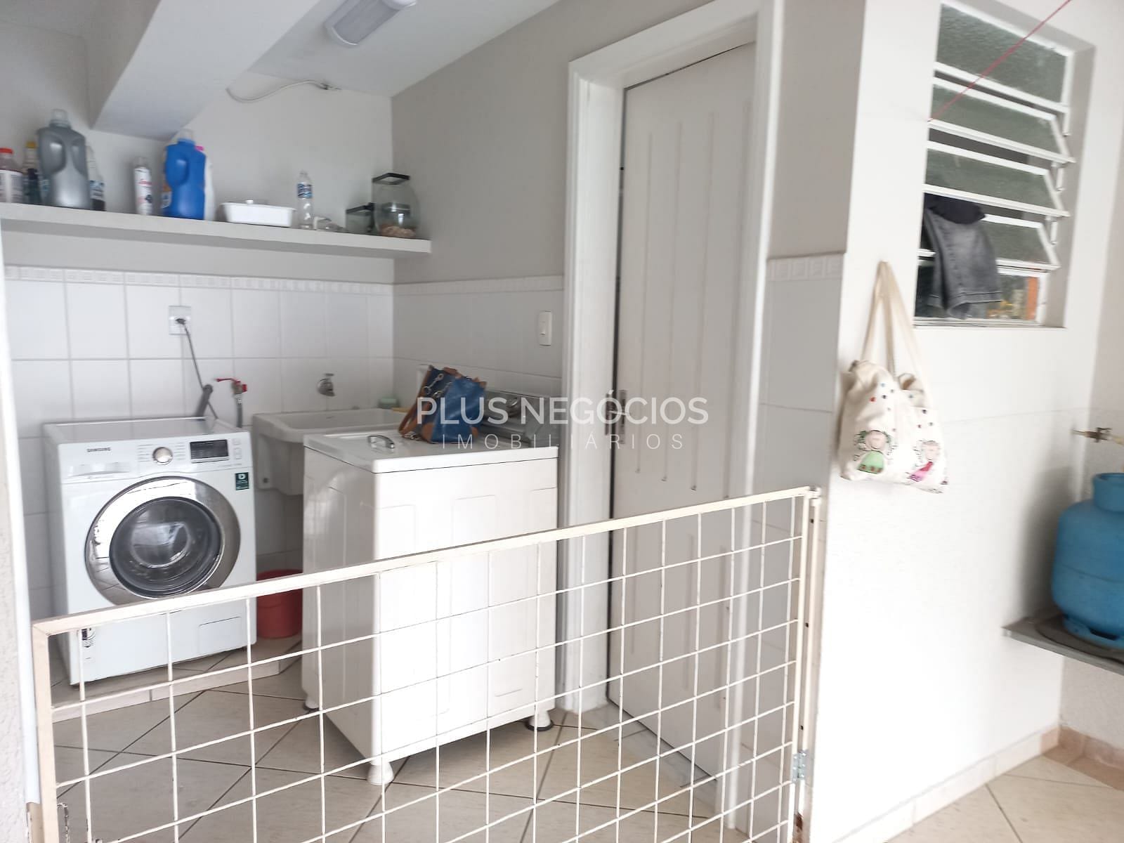Casa para alugar com 4 quartos, 352m² - Foto 15