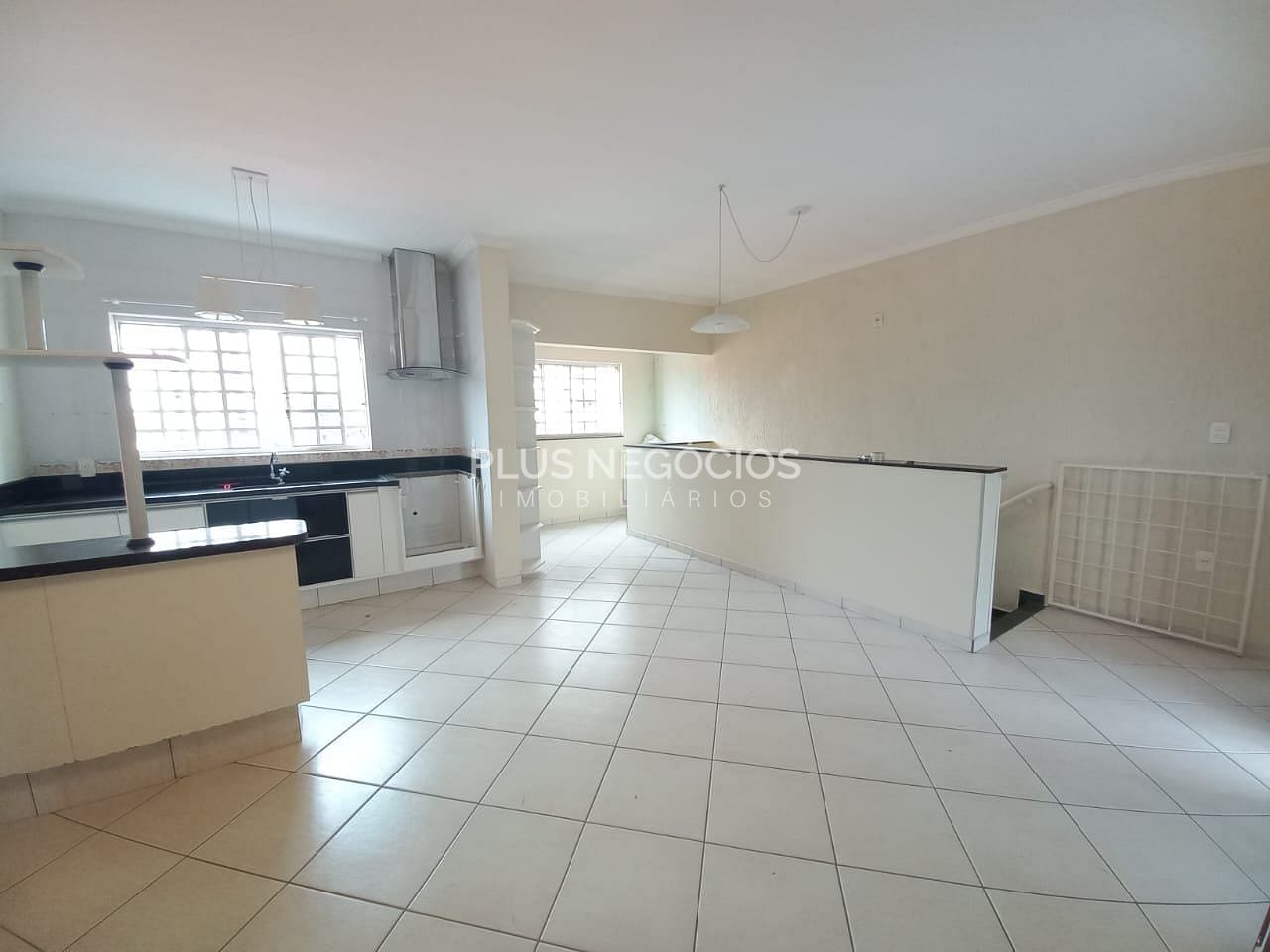 Casa para alugar com 4 quartos, 352m² - Foto 18