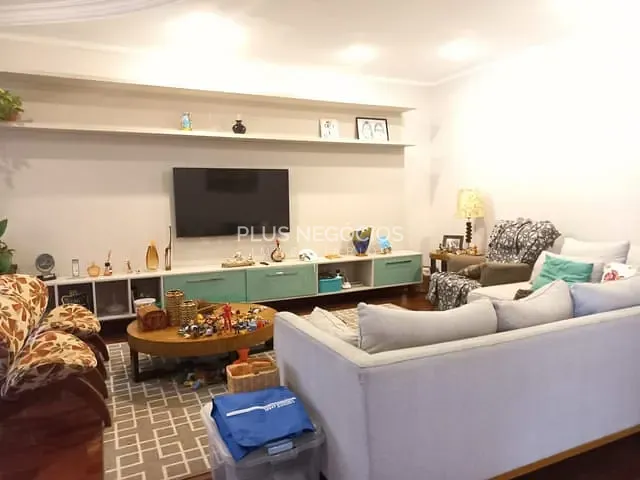 Casa com 352m² 4 quartos e 4 banheiros, para alugar, no bairro Vila Independência em Sorocaba