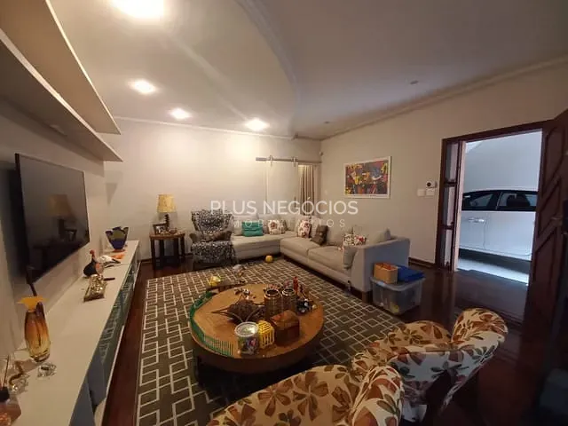 Casa com 352m² 4 quartos e 4 banheiros, para alugar, no bairro Vila Independência em Sorocaba