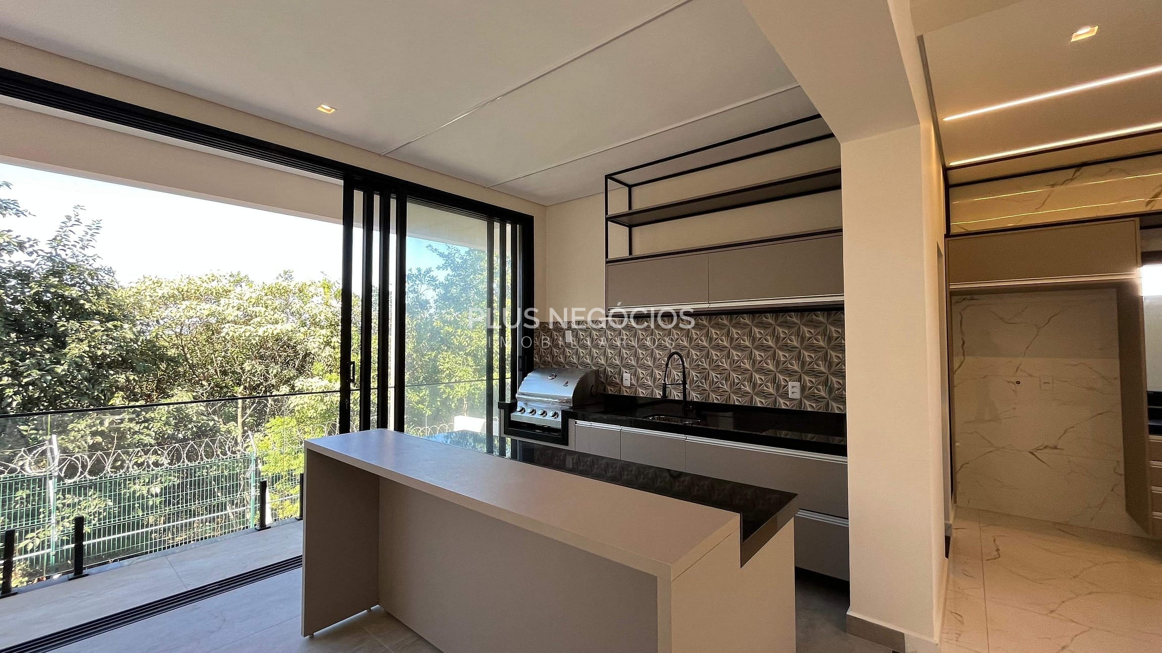 Casa à venda com 4 quartos, 306m² - Foto 6