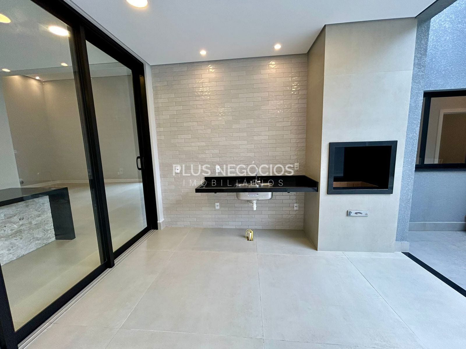 Casa à venda com 3 quartos, 225m² - Foto 9